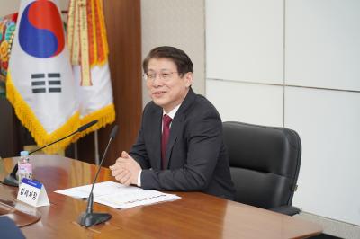 법제역량 강화 간담회에 참석한 김형연 법제처장